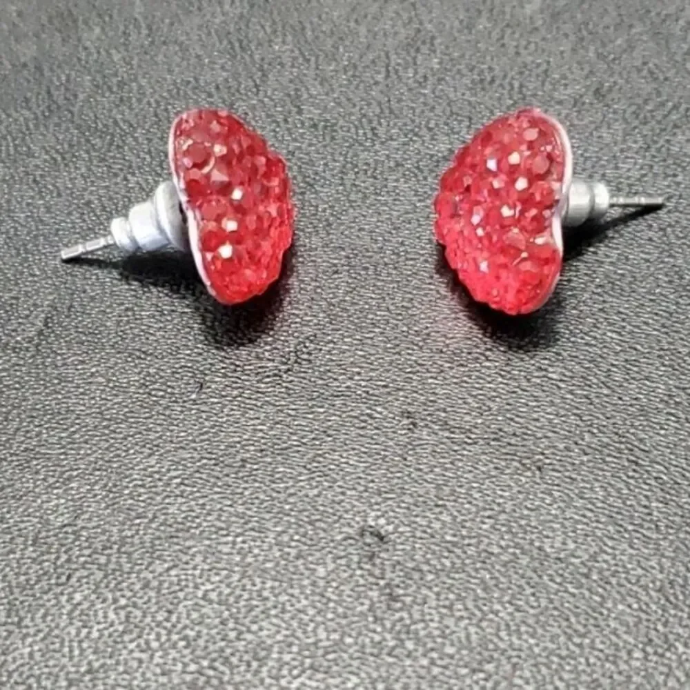 Sparkly pink heart earrings
